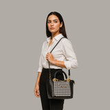 AURA BLACK