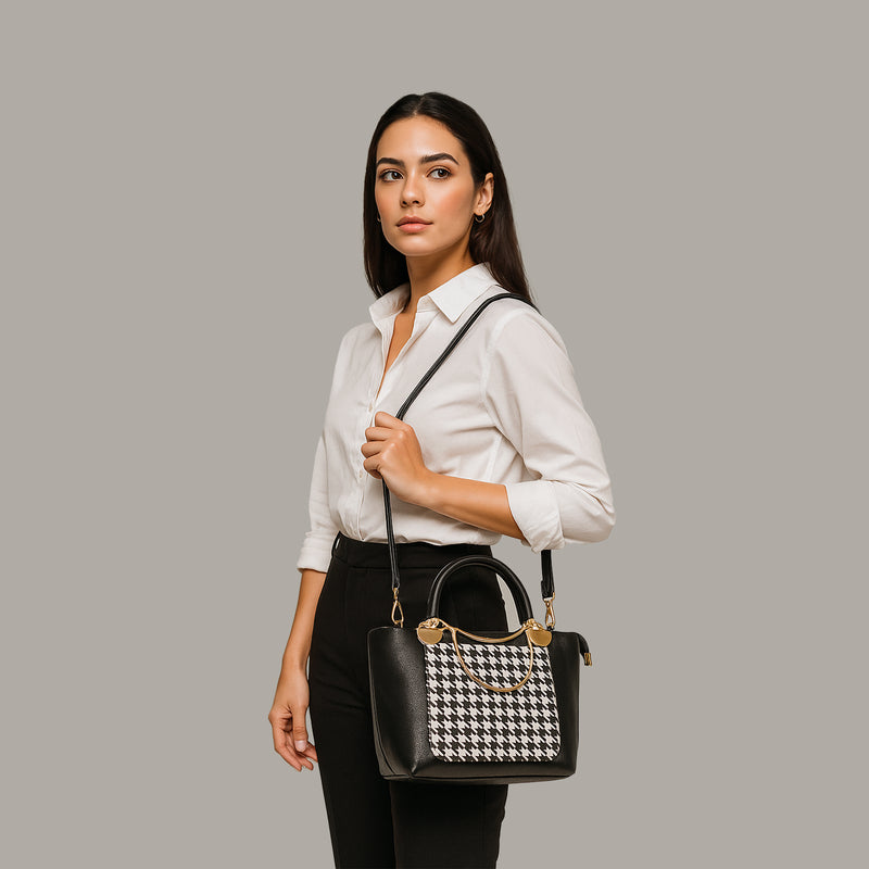 AURA BLACK
